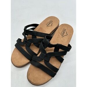 Cliffs Women's Tinisha Wedge Sandal Black Embossed 7.5 M